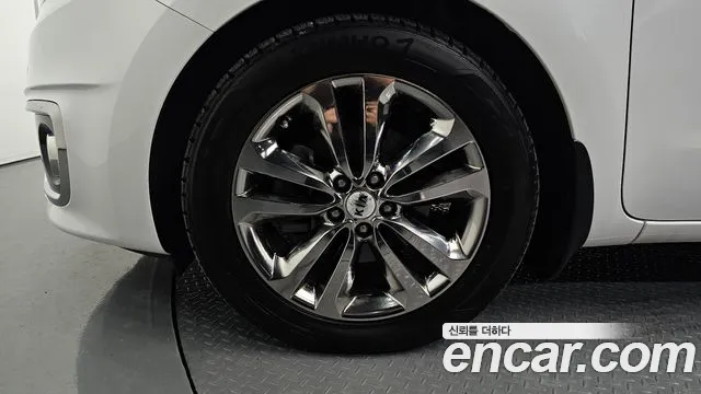 Kia Carnival 2017 thumb 5