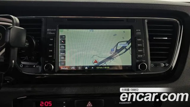 Kia Carnival 2017 thumb 12