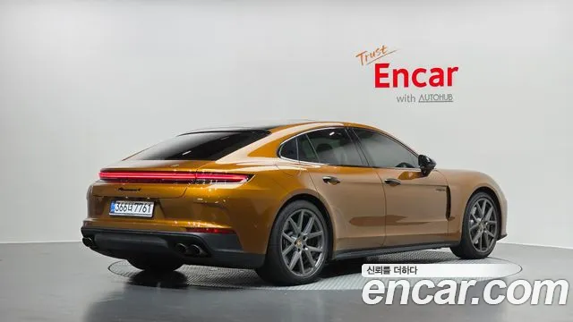 Porsche Panamera 2025 thumb 2