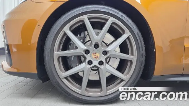 Porsche Panamera 2025 thumb 5