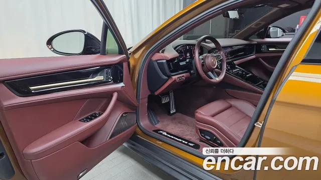 Porsche Panamera 2025 thumb 10