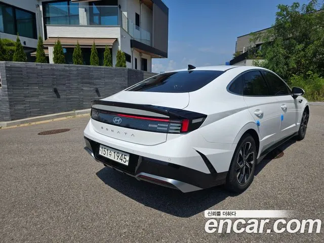 Hyundai Sonata 2023 thumb 2