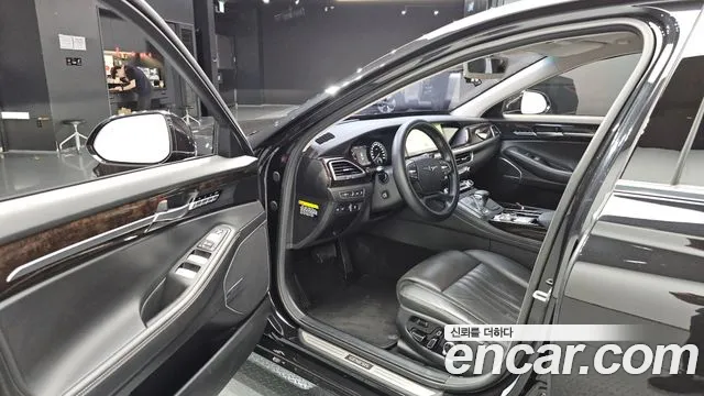 Genesis G90 2018 thumb 9