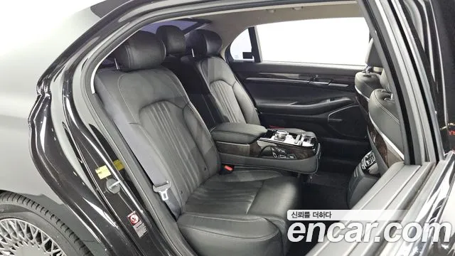Genesis G90 2018 thumb 10