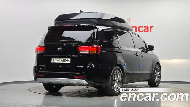 Kia Carnival 2016 thumb 2