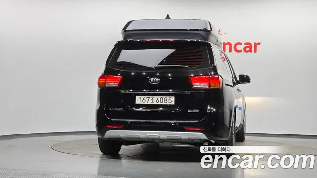 Kia Carnival 2016 thumb 4