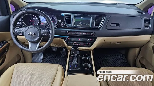 Kia Carnival 2016 thumb 7