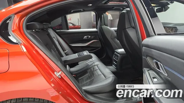 BMW 3-Series 2022 thumb 11