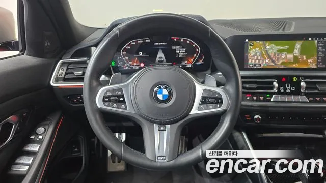 BMW 3-Series 2022 thumb 12