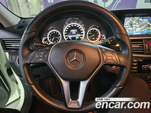 Mercedes-Benz E-Класс 2013 thumb 8