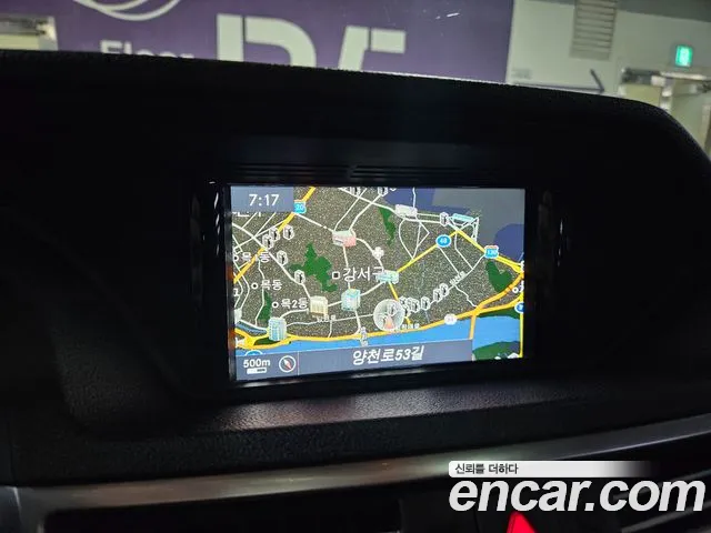 Mercedes-Benz E-Класс 2013 thumb 10