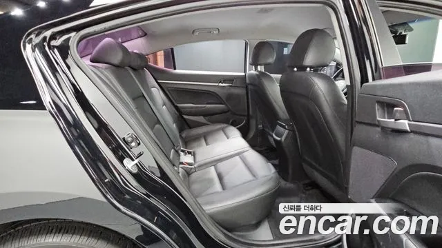 Hyundai Avante 2017 thumb 11