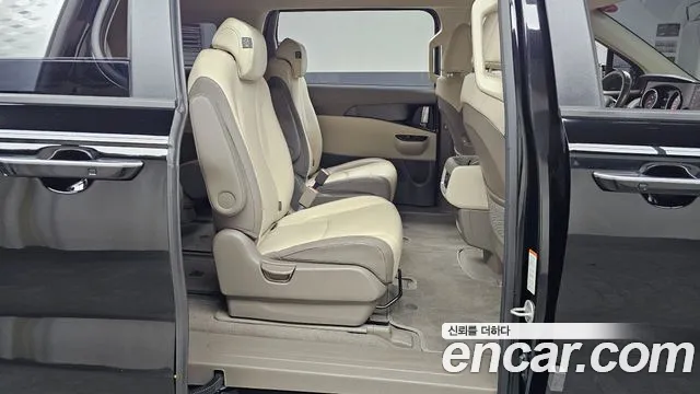 Kia Carnival 2022 thumb 11