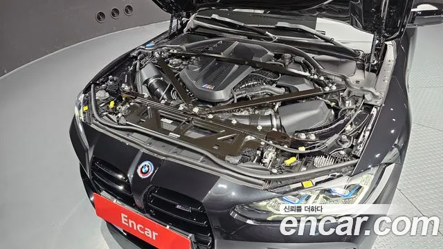 BMW M4 2023 thumb 5