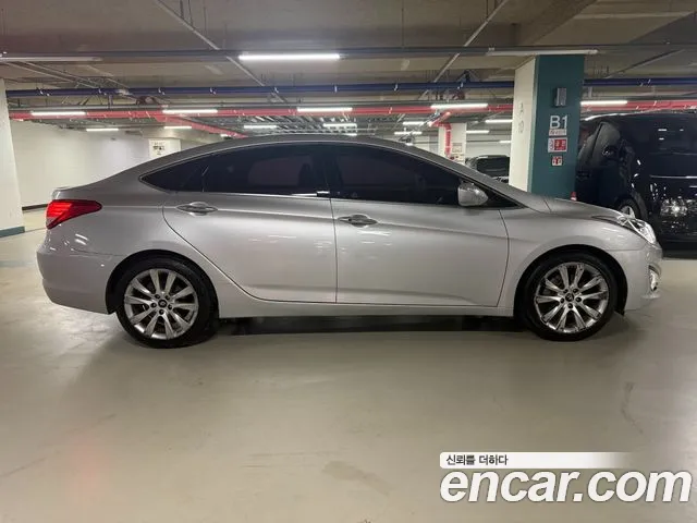 Hyundai i40 2012 thumb 3