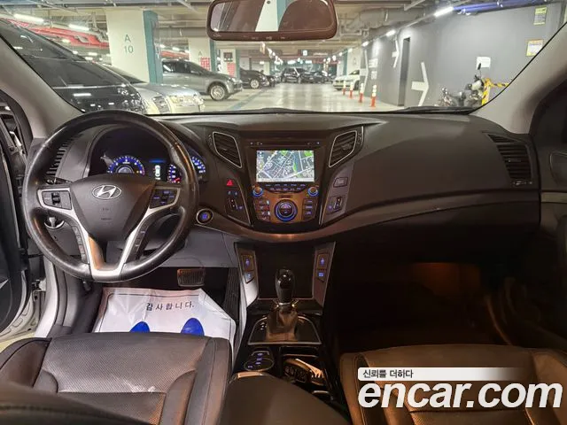 Hyundai i40 2012 thumb 10