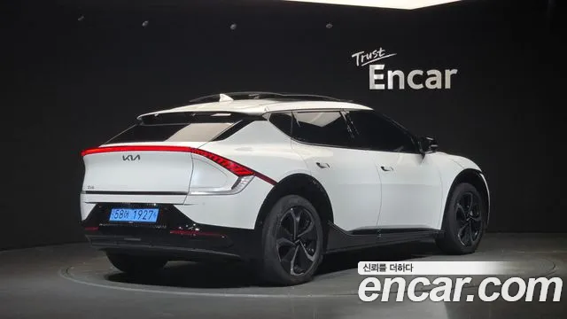 Kia EV6 2021 thumb 2