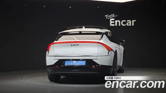 Kia EV6 2021 thumb 4