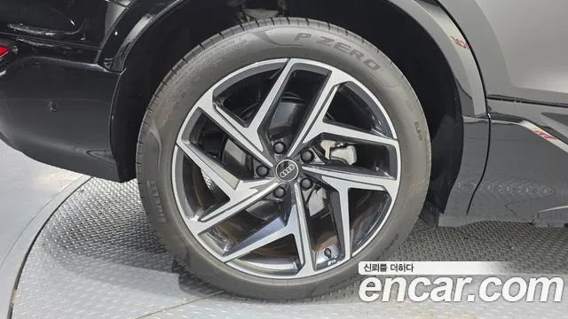 Audi Q6 e-tron 2025 thumb 5