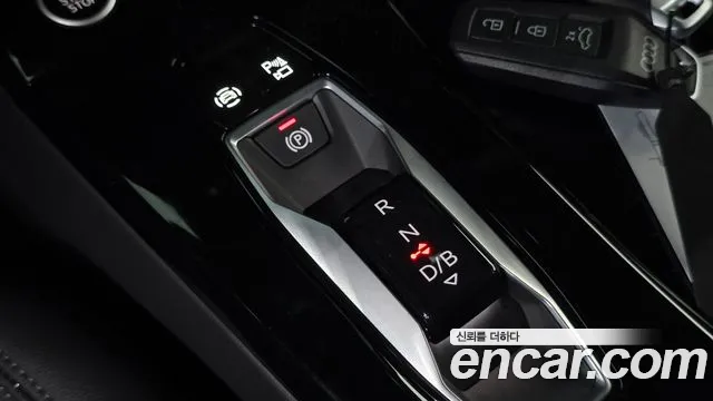 Audi Q6 e-tron 2025 thumb 9