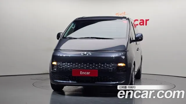 Hyundai Staria 2024 thumb 3