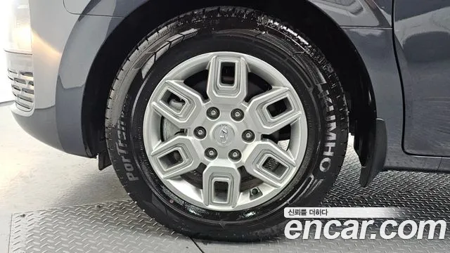Hyundai Staria 2024 thumb 5