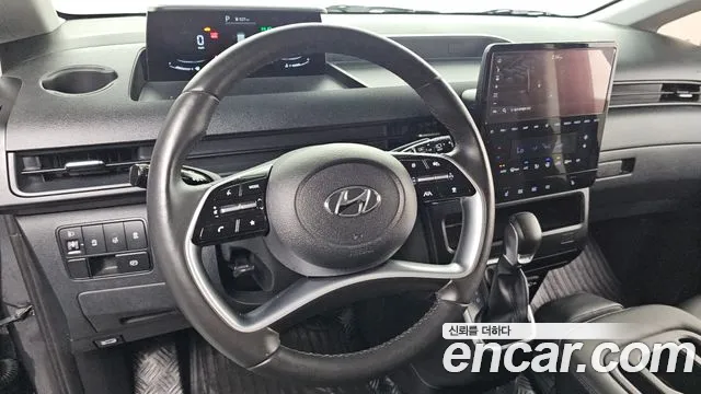 Hyundai Staria 2024 thumb 12