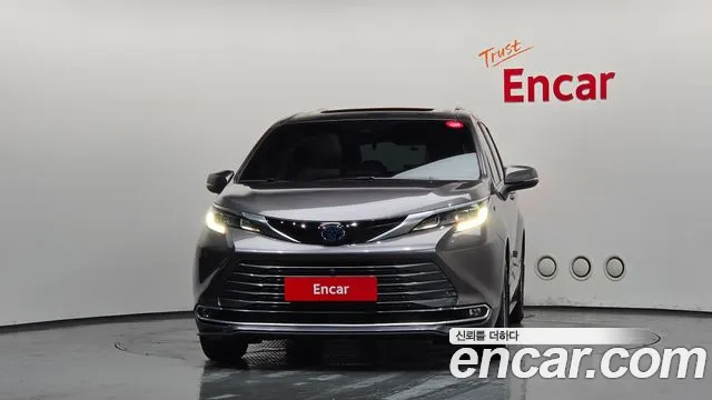 Toyota Sienna 2023 thumb 3