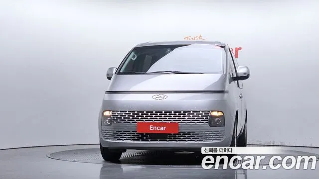 Hyundai Staria 2023 thumb 3