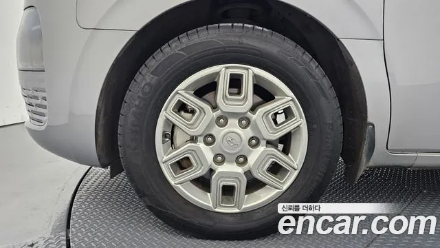 Hyundai Staria 2023 thumb 5