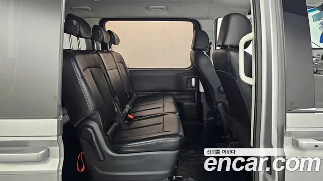 Hyundai Staria 2023 thumb 12