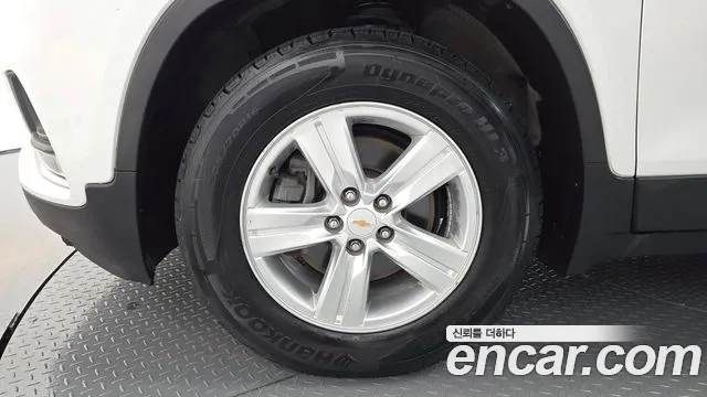 ChevroletGMDaewoo Tracker 2016 thumb 5