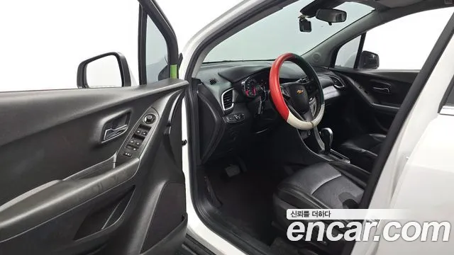 ChevroletGMDaewoo Tracker 2016 thumb 10