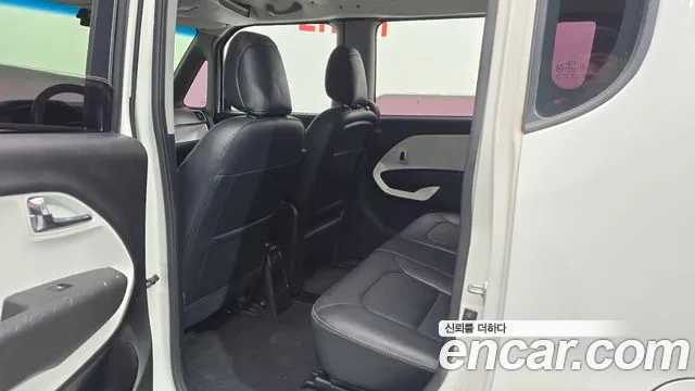 Kia Ray 2013 thumb 11