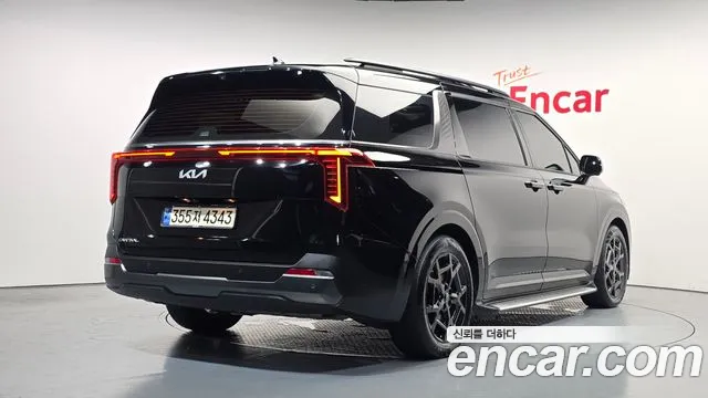 Kia Carnival 2023 thumb 2