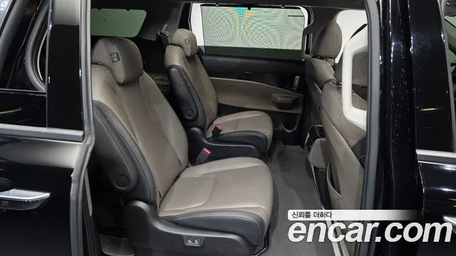 Kia Carnival 2023 thumb 12