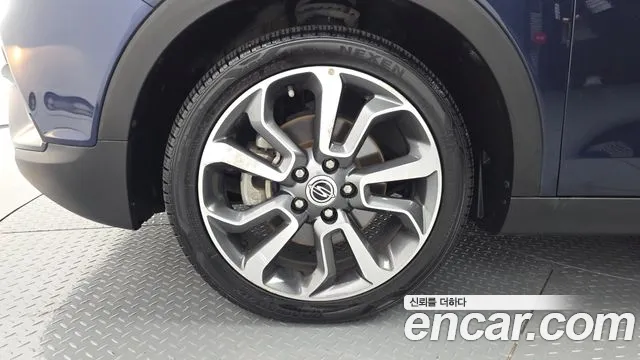 KG_Mobility_Ssangyong TIBOLI 2015 thumb 5