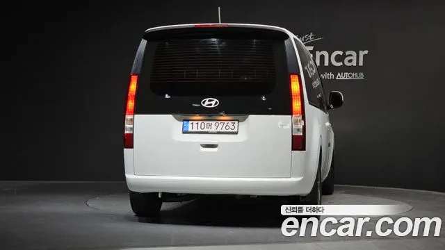 Hyundai Staria 2024 thumb 3