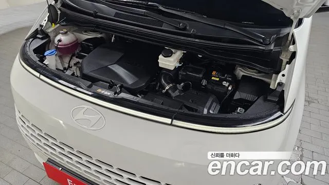 Hyundai Staria 2024 thumb 5