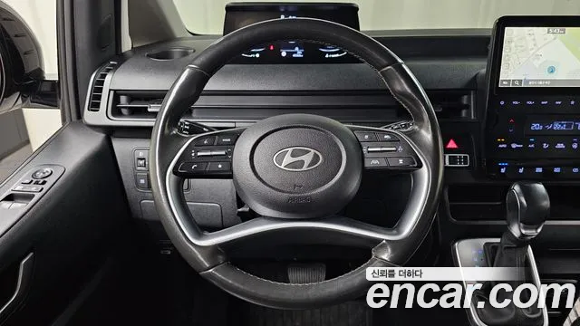 Hyundai Staria 2024 thumb 12