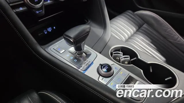 Genesis G70 2020 thumb 9