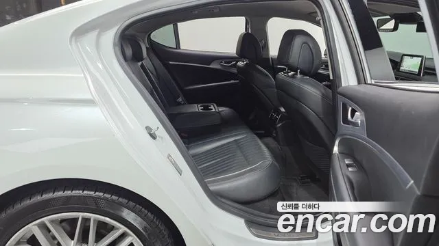 Genesis G70 2020 thumb 11