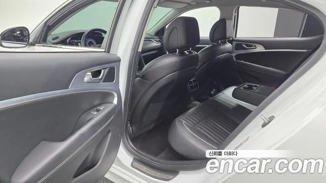 Genesis G70 2020 thumb 12