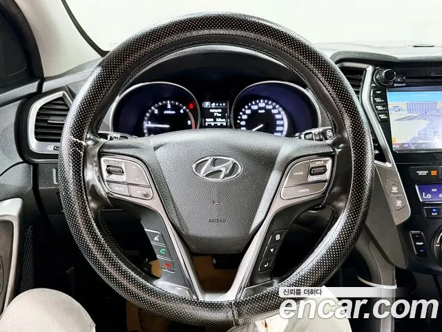 Hyundai Santa Fe 2016 thumb 6