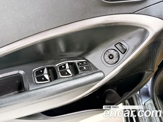 Hyundai Santa Fe 2016 thumb 7