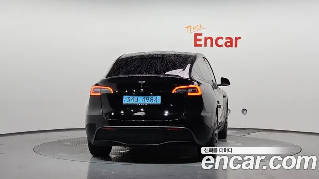 Tesla Model Y 2022 thumb 4