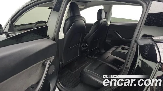 Tesla Model Y 2022 thumb 12