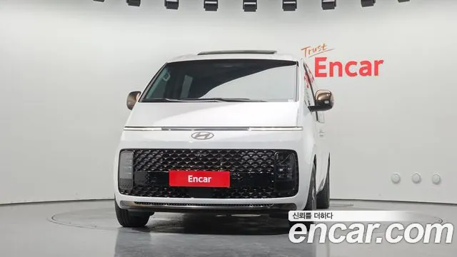 Hyundai Staria 2024 thumb 3