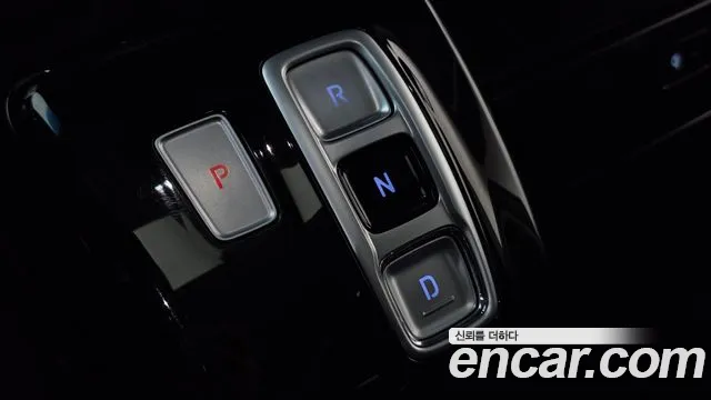 Hyundai Staria 2024 thumb 9