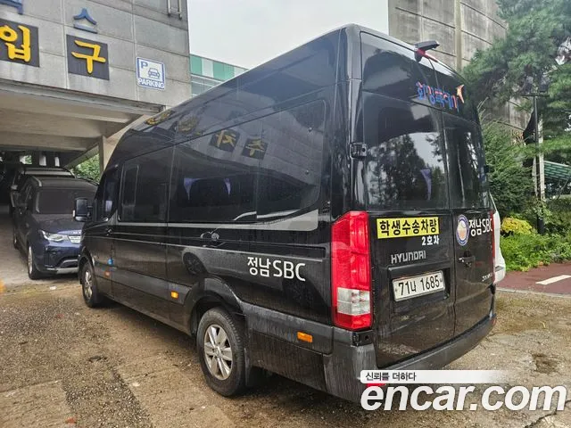Hyundai Staria 2018 thumb 3